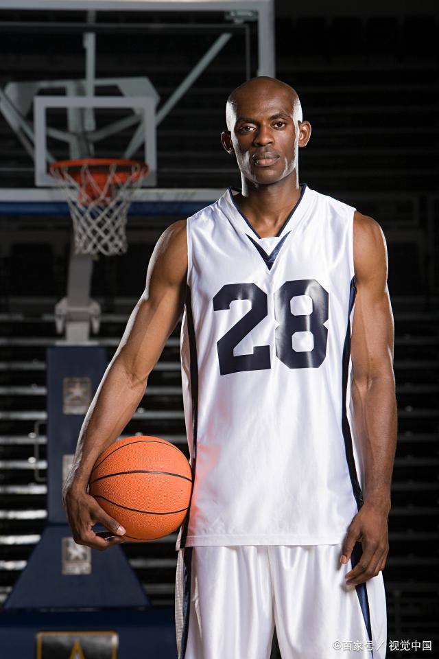 九游下载安装-警察李本忠升连长第几集