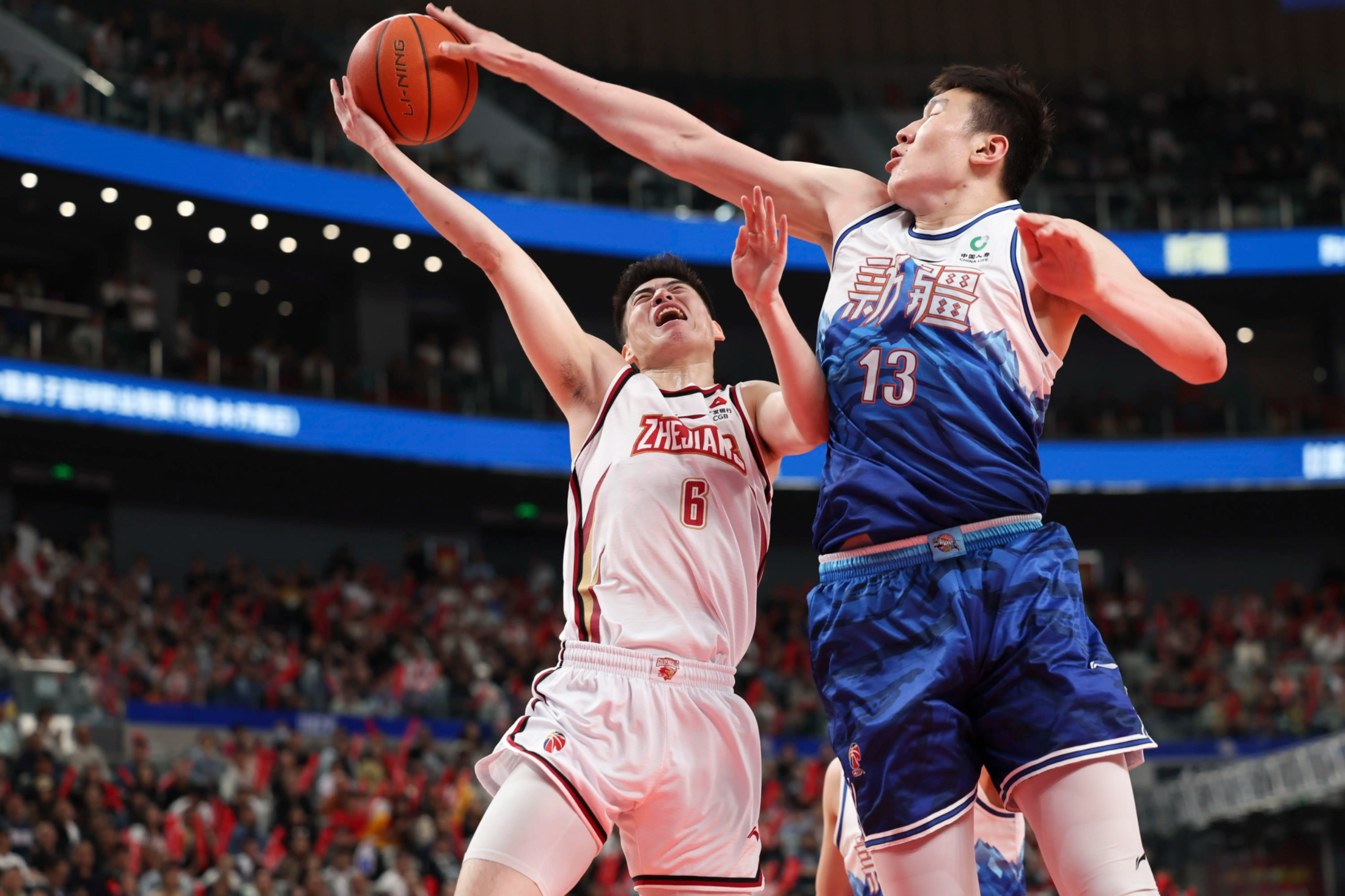 九游体育-冲刺阶段体能课后，里尔遗憾出局备战CBA常规赛，更衣室稳定，团队化学反应显著的简单介绍